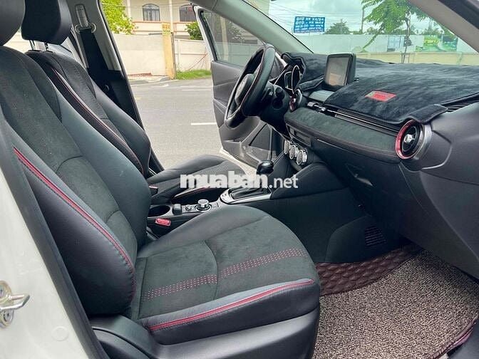 Mazda 2 2024 Premium - 10000 km