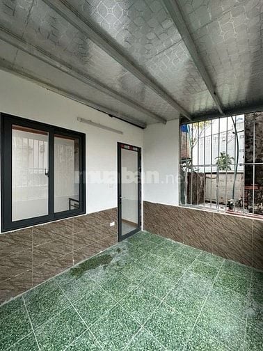 Nhà hướng Đông sổ vuông mặt tiền 4,2m nhà dân xây cực kỳ chắc chắn. 