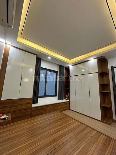 Nhà hướng Đông sổ vuông mặt tiền 4,2m nhà dân xây cực kỳ chắc chắn. 