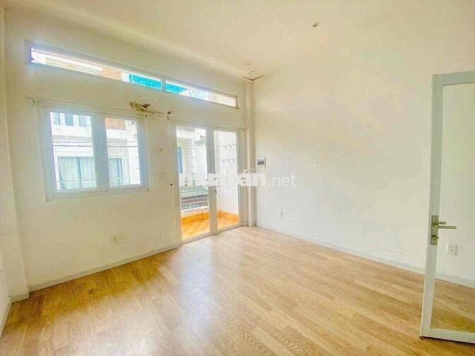 cho thuê nhà 1/ đs 3 p9 (4x17) 3 pn , 2wc hẻm xe tai