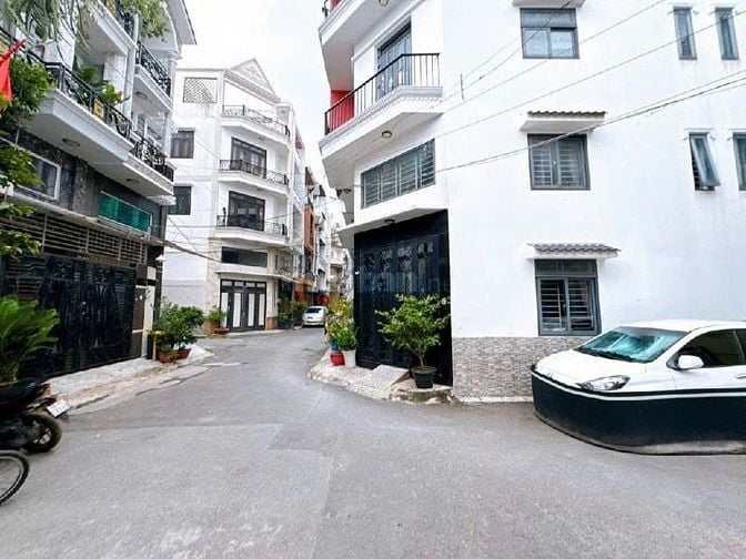 Bán Nhà Gần Sân Bay Big C 90 m2  7 tỷ Nhỉnh Hẻm Xe Tải Thông