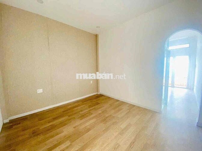 cho thuê nhà 1/ đs 3 p9 (4x17) 3 pn , 2wc hẻm xe tai