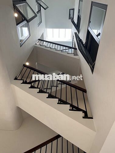 Nhà phố đơn lập 5x17 m, đầy đủ nội thất, tại KDC cao cấp The Standard