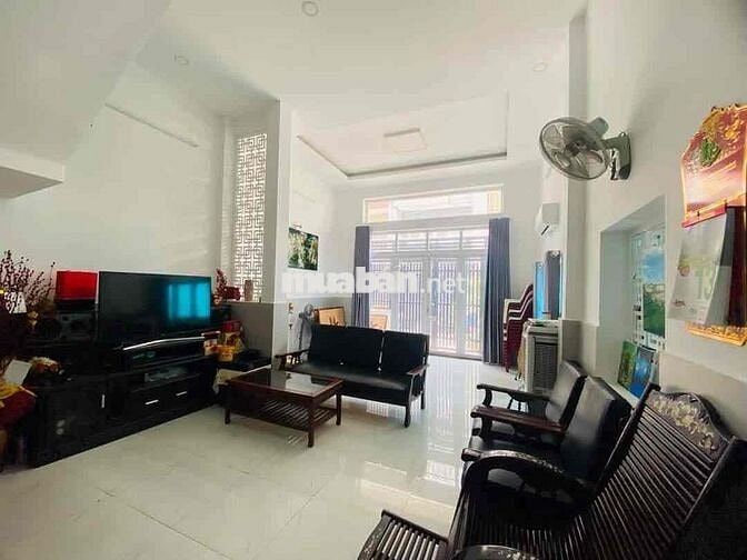 Nhà hẻm xe hơi 6m, 125m2, 3PN, đường Nguyễn Văn Thương