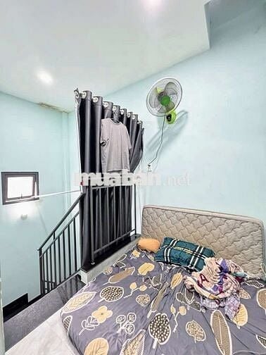 Chỉ Nhỉnh 4 tỷ xíu ! Nhà Gần Bệnh Viện, Trường Học, 2 Tầng, 4x12, Hxh.