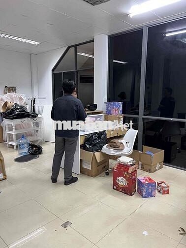 [PHÚ NHUẬN TP.HCM] VĂN PHÒNG 100m2 THANG MÁY Ở MẶT TIỀN