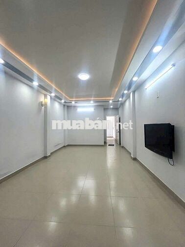 Nhà HXH  3 lầu 3pn có máy lạnh thích hợp gia đình nhóm bạn ở