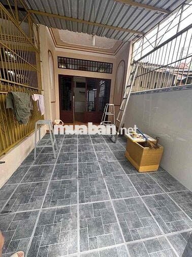 Nhà 100m2 2 phòng hẻm ô tô đường Trần Quang Diệu