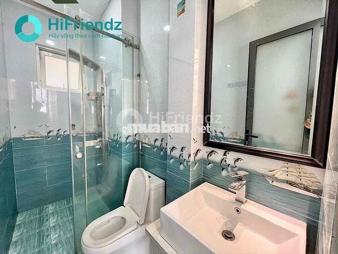 PHÒNG BAN CÔNG FULL NỘI THẤT CÓ KỆ BẾP TỦ LẠNH NGAY CV LÀNG HOA