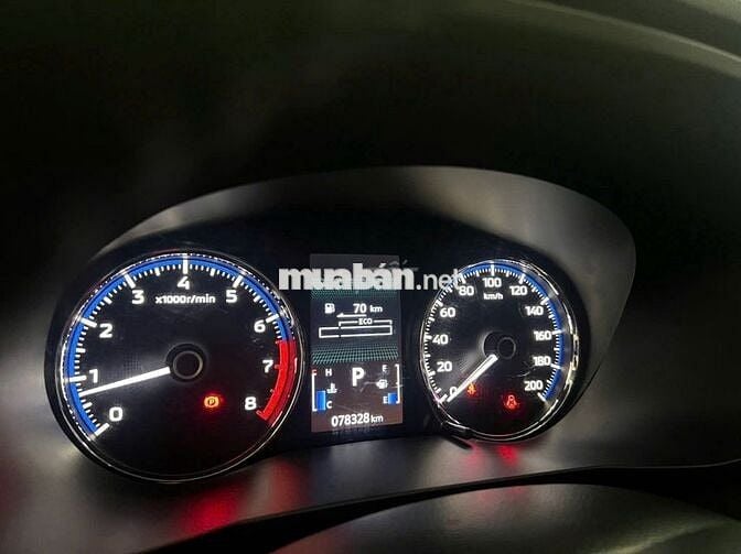 Cần Bán Mitsubishi Xpander Cross 2022 màu Cam Đẹp