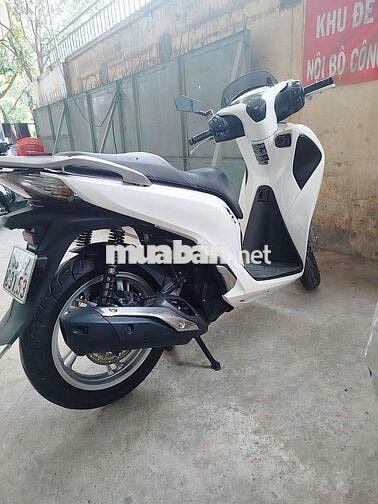 Cần bán gấp xe sh1502018 abs. mứi 90%.odo 28.000km