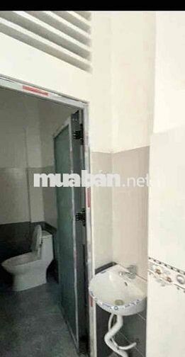 Cho thuê nhà nguyên căn 2 lầu có: 3pn nằm gần Chợ và Ga Tàu Dĩ An