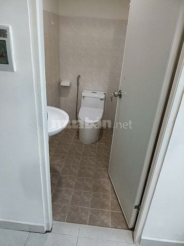 Cho thuê căn hộ Phú Mỹ Thuận. 95m2, 2PN, 2WC, nhà mới. Giá 6,5tr/tháng