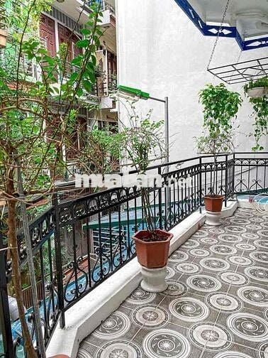 Nhà đẹp 5 tầng ,4 ngủ rộng đang cho thuê kín .Thu nhập 15tr/tháng