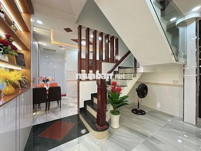 Bán nhà Nguyễn Công Hoan, Phú Nhuận – hẻm ô tô, 32m² giá chỉ 4.1 tỷ!