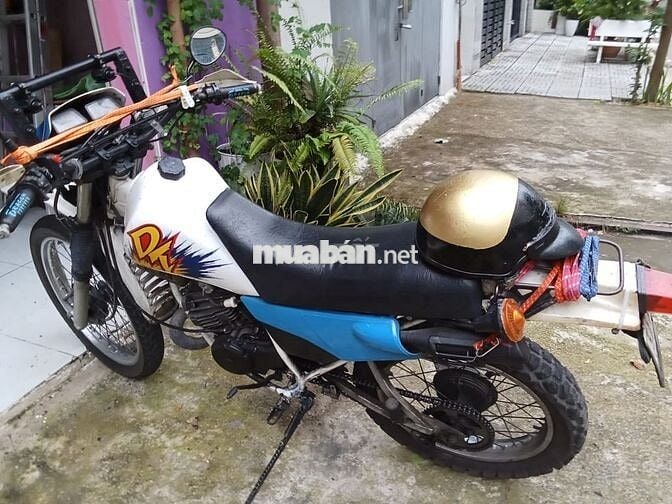 XE MOTO YAMAHA - DT 175