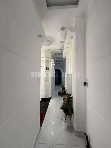 +: Nguyễn Thị Nhỏ 59 M2. 2  Tầng.4  X 15 Giá  9.9 tỷ TL .Phuờng 9 T,B