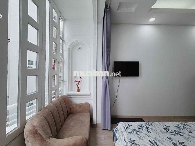 Cho thuê căn hộ mới khai trương ban công cực chill ngay quận 1