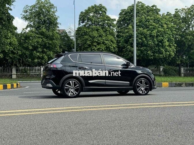 VinFast VFe34 model 2023 mua đứt pin lướt