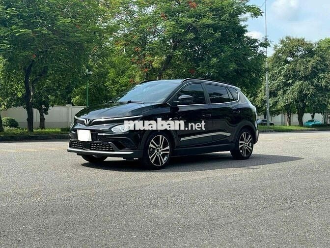 VinFast VFe34 model 2023 mua đứt pin lướt