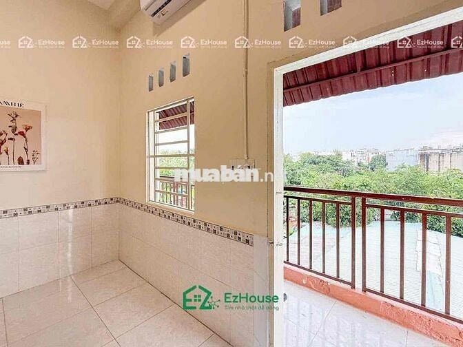 Phòng gác lửng ban công mới cứng 100%