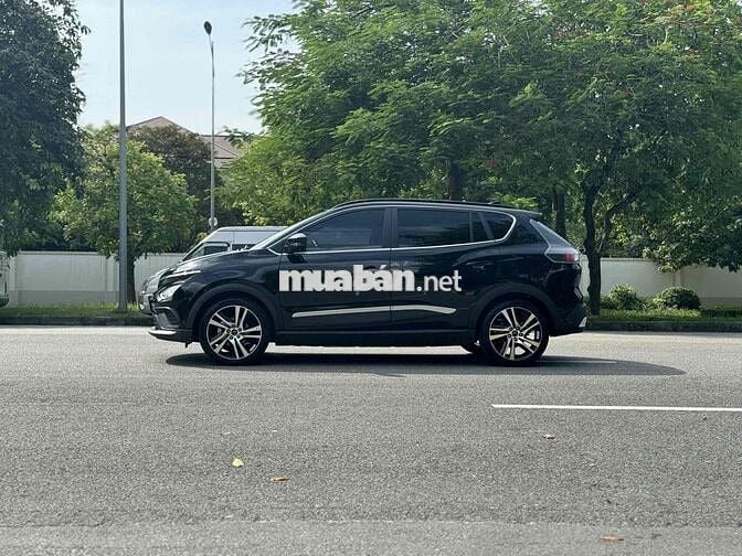 VinFast VFe34 model 2023 mua đứt pin lướt