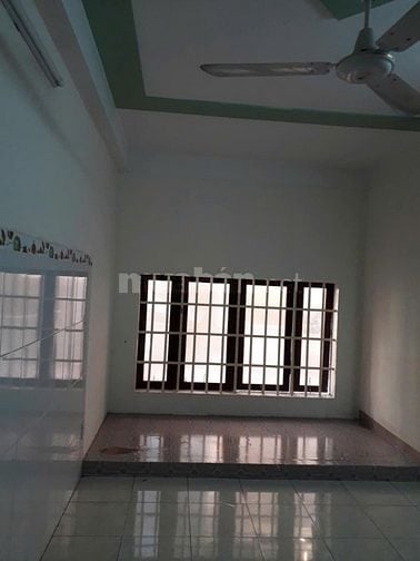 Cho thuê nhà nguyên căn, 3 tầng lầu, 3 phòng ngủ, 4 wc, có hẻm hông