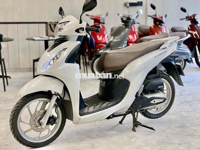 Honda Vision 2024 trắng Smartkey biển 72 chính chủ