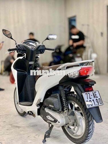 Honda Vision 2024 trắng Smartkey biển 72 chính chủ