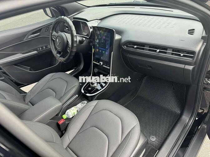VinFast VFe34 model 2023 mua đứt pin lướt