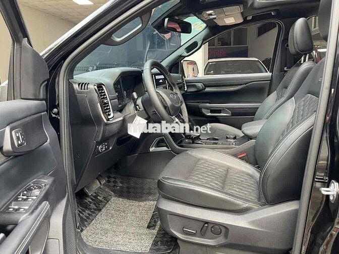 CẦN BÁN FORD EVEREST PLATIUM SX 2025 CÓ VAT CAO
