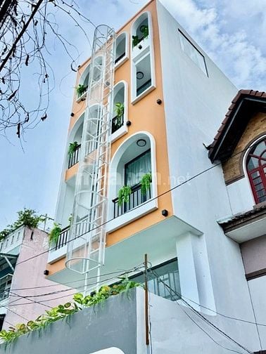 Cho Thuê NC Mặt Tiền LÊ THÁNH TÔN Quận 1 . 