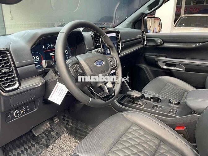 CẦN BÁN FORD EVEREST PLATIUM SX 2025 CÓ VAT CAO