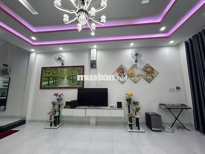 Bán nhà 3 tầng mặt tiền đường hòa phú sát hoàng thị loan giá 6ty5