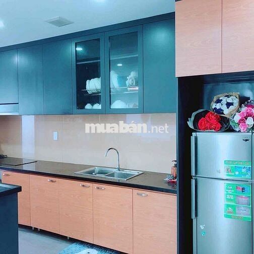 Cho thuê căn góc 3PN 112m2 view CV Gia Định Novaland