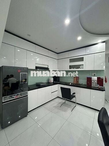 Bán nhà 3 tầng mặt tiền đường hòa phú sát hoàng thị loan giá 6ty5