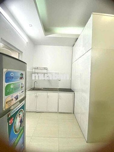 CHO THUÊ CĂN HỘ DẠNG STUDIO BANCOL LỚN + MÁY GIẶC RIÊNG TRONG PHÒNG