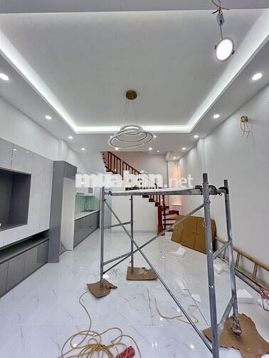 VỊ TRÍ CỰC ĐẸP - 10m ra mặt đường kinh doanh, chợ, bãi ô tô, trường ĐH