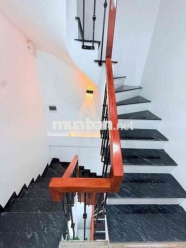 Nhà đẹp ở ngay phố Minh Khai - tặng full nội thất ,giá hợp lý sổ đỏ CC