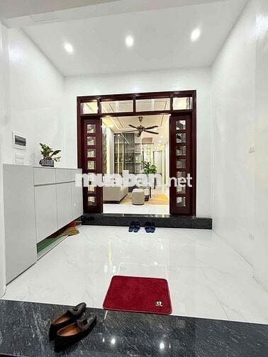 Nhà đẹp ở ngay phố Minh Khai - tặng full nội thất ,giá hợp lý sổ đỏ CC