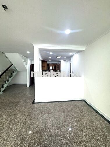 Bán căn hộ Penthouse Giai Việt Hoàng Anh 856 Tạ Quang Bửu, P5, Q8.