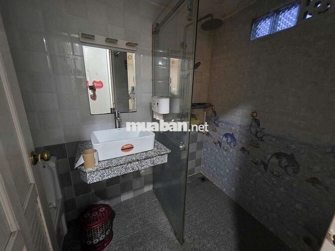 Nhà nguyên căn cho thuê sát mặt tiền Nguyễn Thông