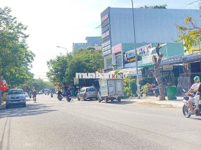 ĐẤT MẶT TIỀN ĐƯỜNG 10,5M-LỀ 7,5M RỘNG HIẾM CÓ– NGAY PHỐ ĐÊM HỒNG KÔNG
