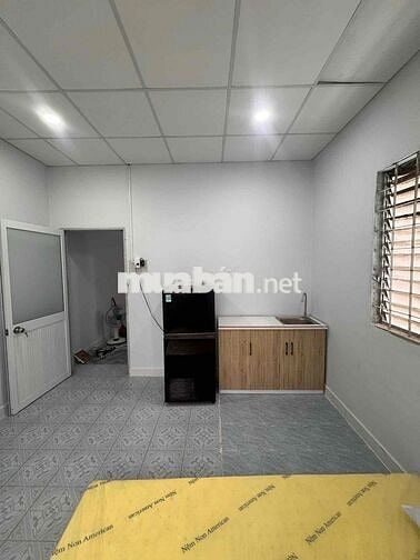 CHO THUÊ CĂN HỘ BAN CÔNG 2PN + 1WC FULL NỘI THẤT NGAY CV LÊ THỊ RIÊNG