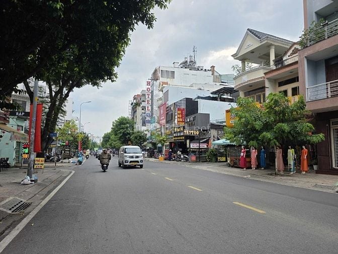 Mặt tiền Tân Sơn Nhì, Tân Phú; 200m2 (9.6x21); HDT 140Tr/Th - 32 Tỷ