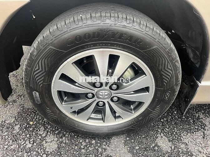 Toyota Innova 2015 - 138000 km
