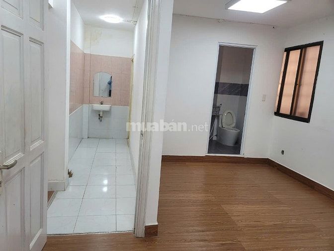 Cho thuê Biệt thự Mặt tiền ~700m2 Khu Phan Xích Long, Quận Phú Nhuận.