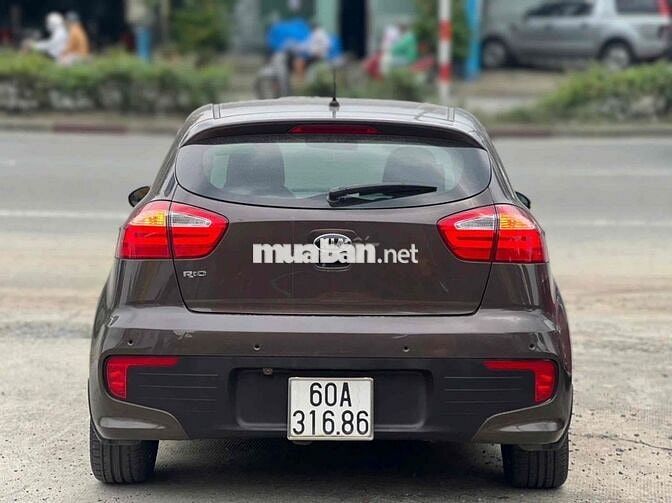 🔴 Kia Rio 2015 1.4 AT Hatchback - 46000 km