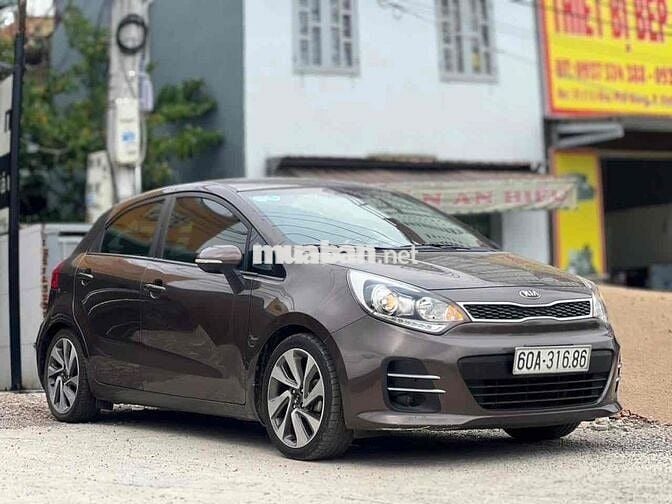🔴 Kia Rio 2015 1.4 AT Hatchback - 46000 km
