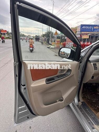 Toyota Innova 2014 E - 82000 km